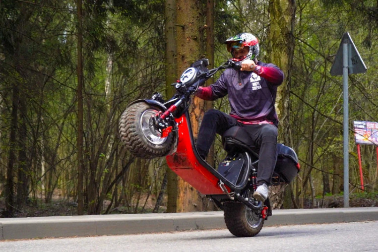 Электроскутер WHITE SIBERIA PRO 2500W в Сочи